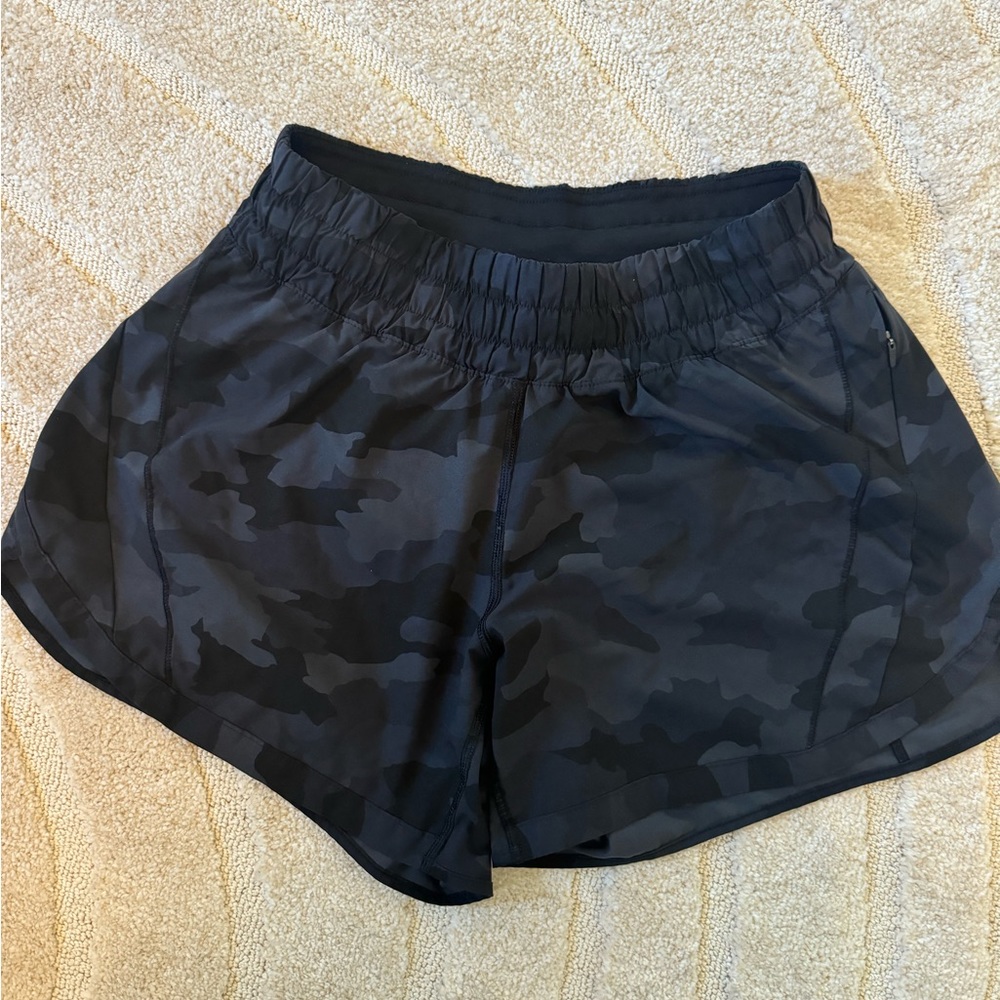Lululemon camo shorts size 8